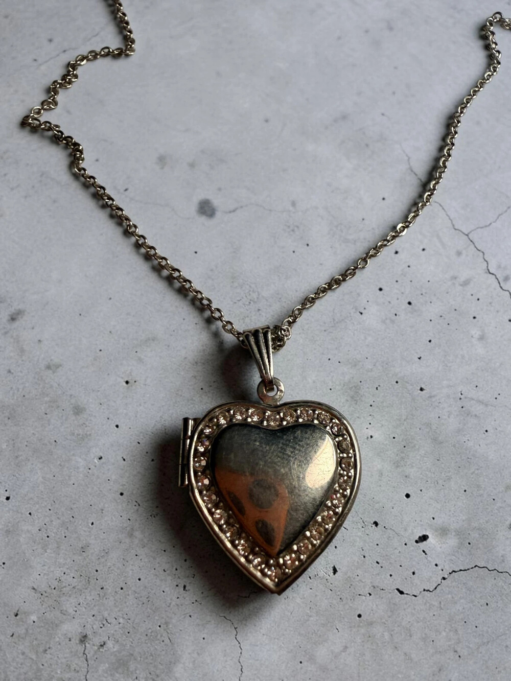 Locket - Picture 1 of 3